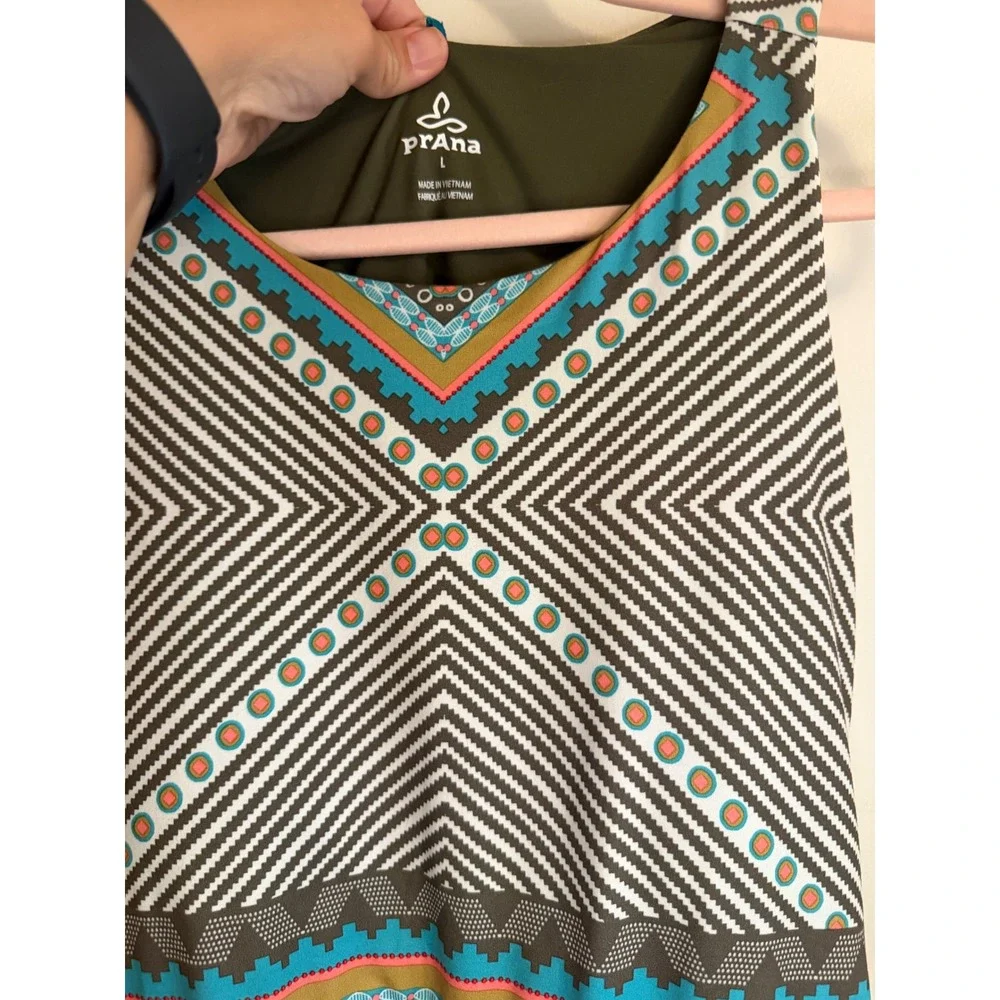 prAna Ariel Athletic Dress Size Large Geometric Tribal Print Built-in Bra L - Picture 2 of 4